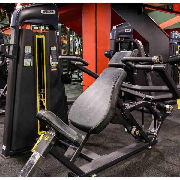 E-1006В Жим от плеч (Shoulder Press). Стек 109 кг.