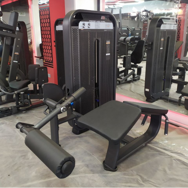 E-7001 Сгибание ног лежа (Prone Leg Cur). Стек 135 кг.