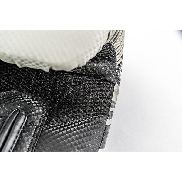 UFC PRO Performance Rush 14 Oz - черные