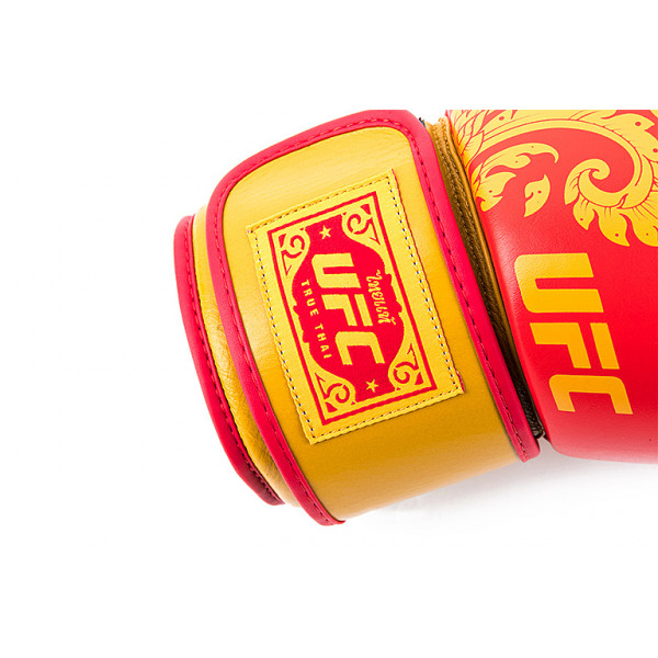 UFC Premium  True Thai Перчатки для бокса (красные)