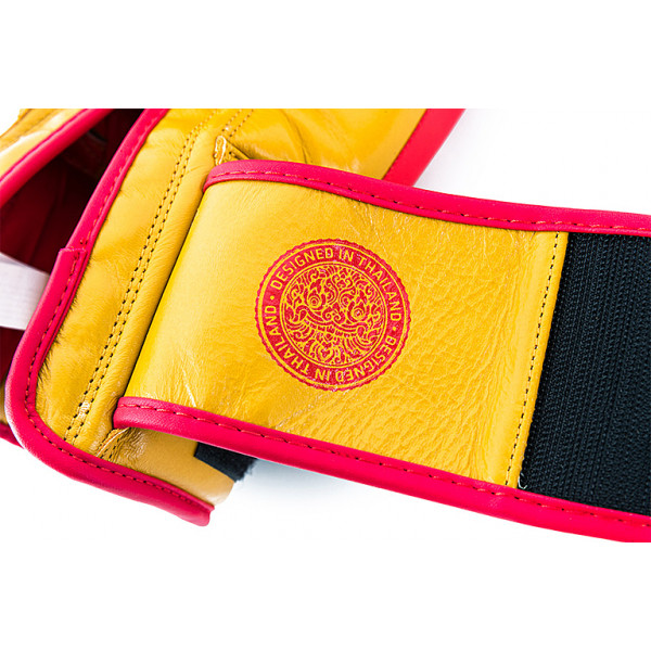UFC Premium  True Thai красные, размер 14Oz