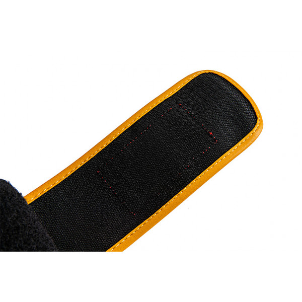 UFC Premium  True Thai белые/красные, размер 12Oz