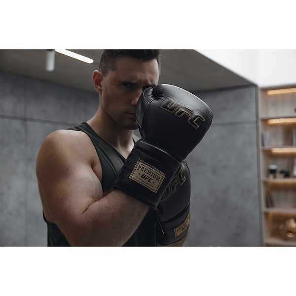 UFC Премиальные тренировочные перчатки на шнуровке